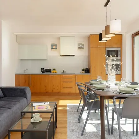 Apartmán Old Mokotow Spacious Two-bedroom By Renters