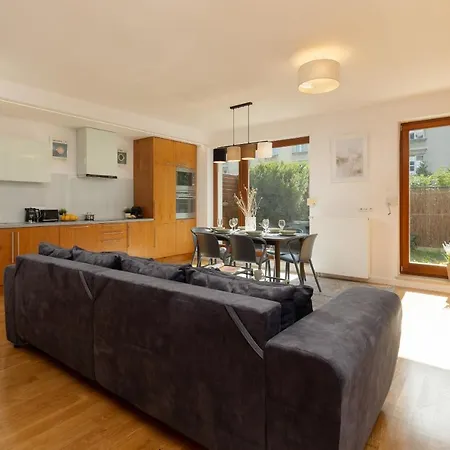 Old Mokotow Spacious Two-bedroom By Renters * Warsaw