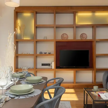 Old Mokotow Spacious Two-bedroom By Renters *