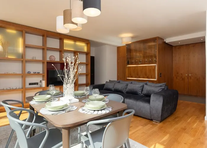 Old Mokotow Spacious Two-bedroom By Renters Apartman Varsó