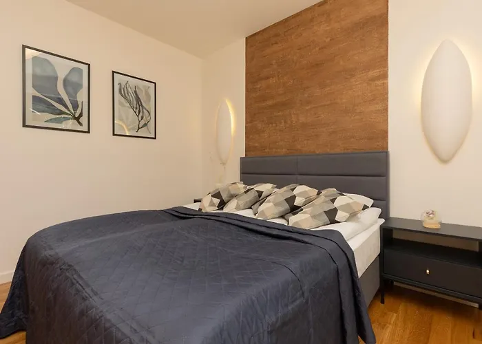 Old Mokotow Spacious Two-bedroom By Renters Apartman *