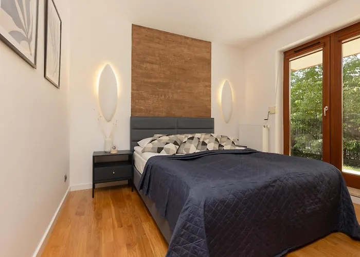 Old Mokotow Spacious Two-bedroom By Renters Varsó