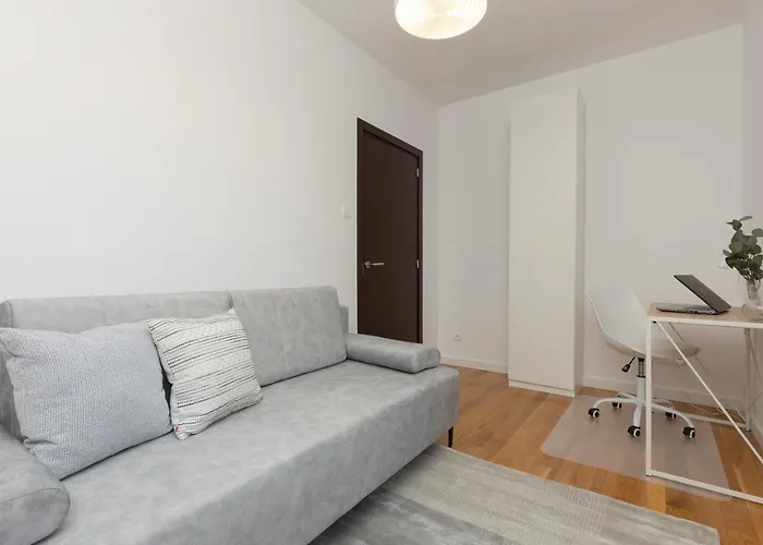 Old Mokotow Spacious Two-bedroom By Renters *