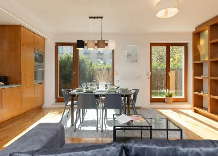 Old Mokotow Spacious Two-bedroom By Renters