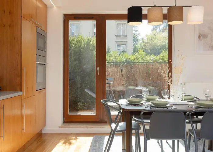 Old Mokotow Spacious Two-bedroom By Renters * Varsó