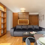 Apartmán Old Mokotow Spacious Two-bedroom By Renters Varšava