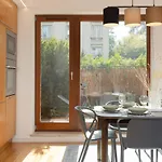Old Mokotow Spacious Two-bedroom By Renters * Varšava