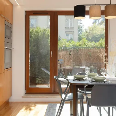 Old Mokotow Spacious Two-bedroom By Renters * Varsó
